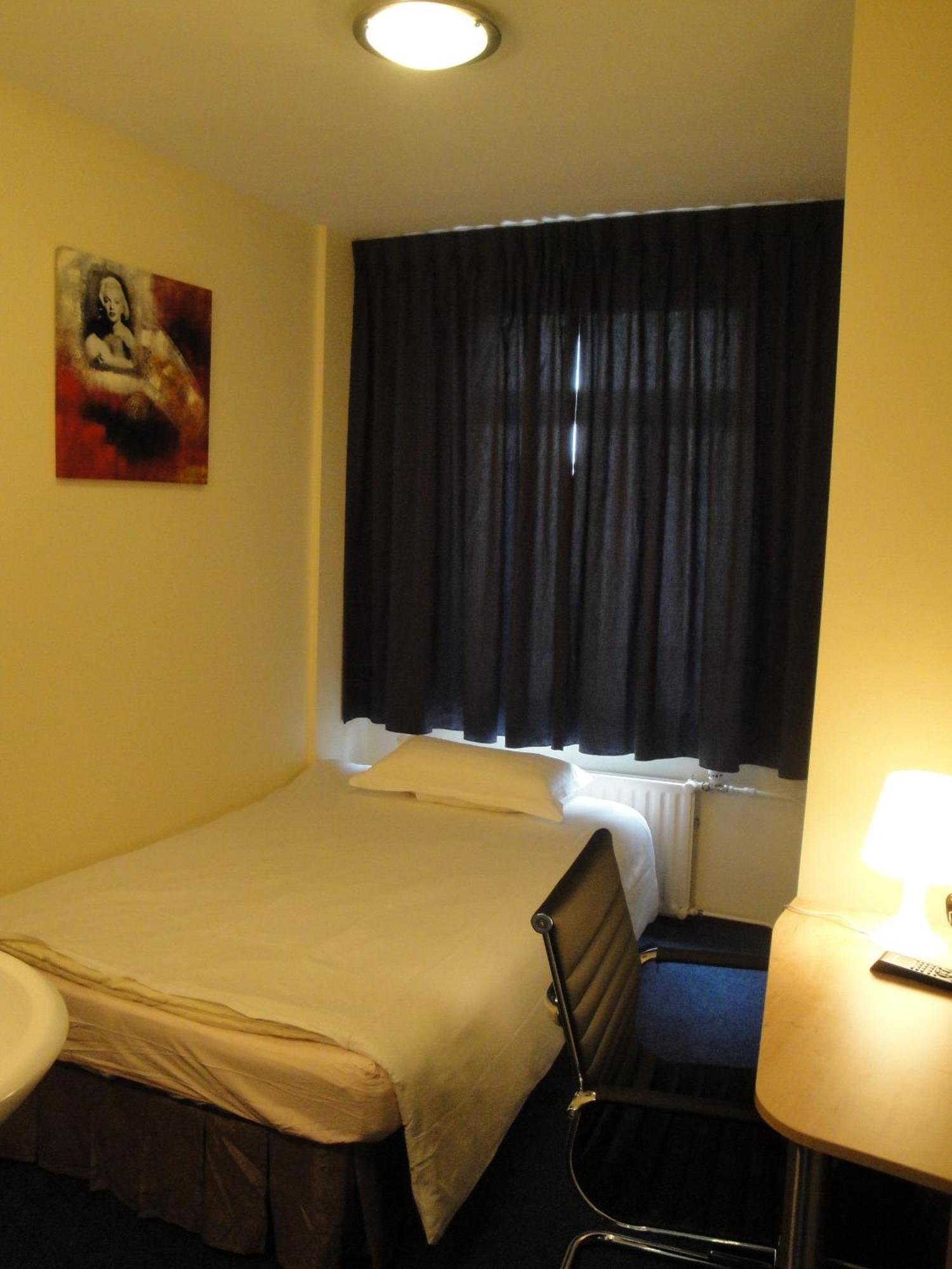 Hotel New Scheveningen 2*