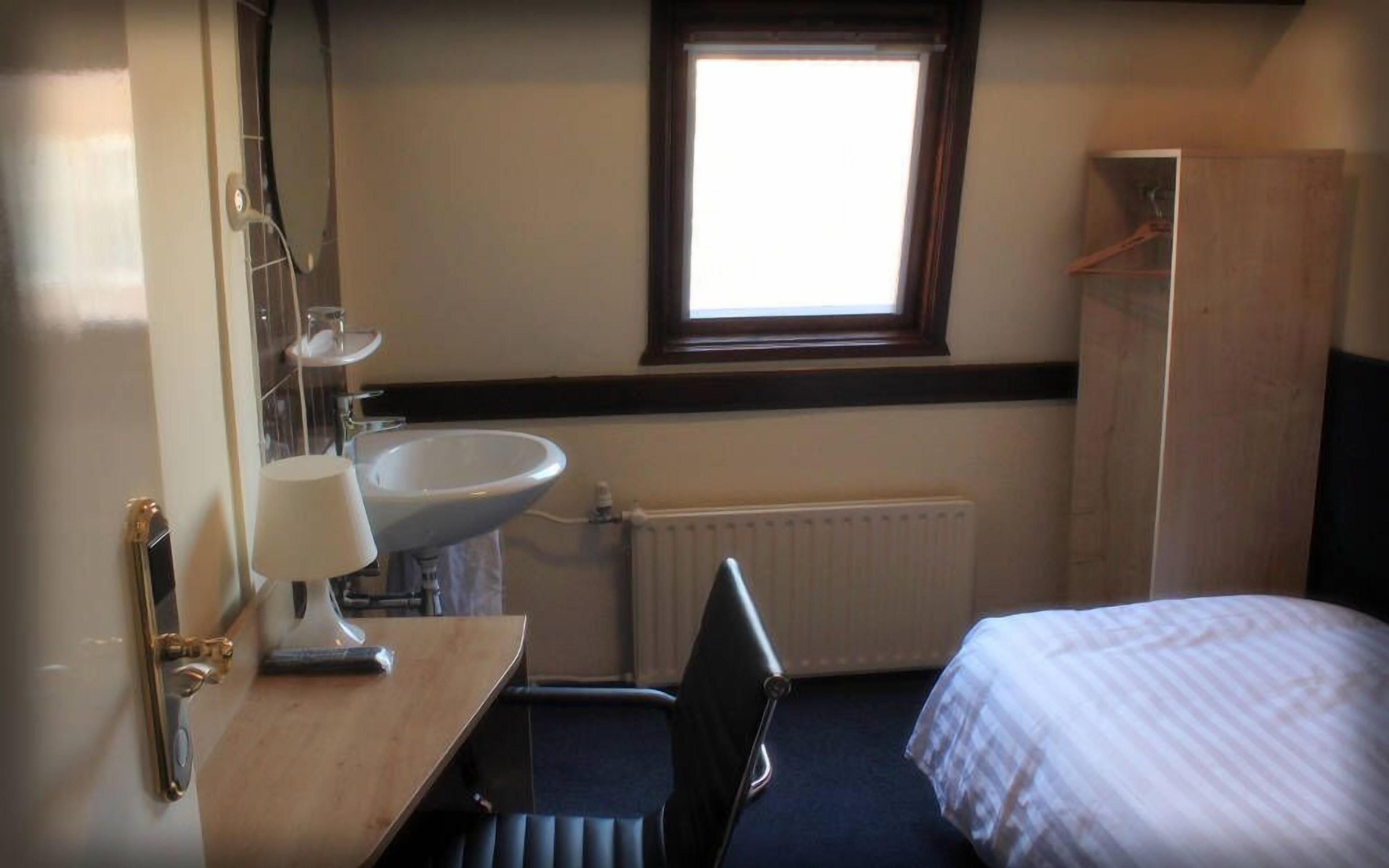 New Scheveningen Hotel 2*